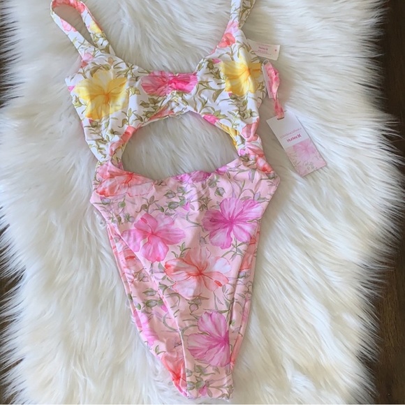 NWOT LOVESHACKFANCY X HURLEY HIBISCUS CHEEKY ONE PIECE. Size Medium! - Picture 1 of 9
